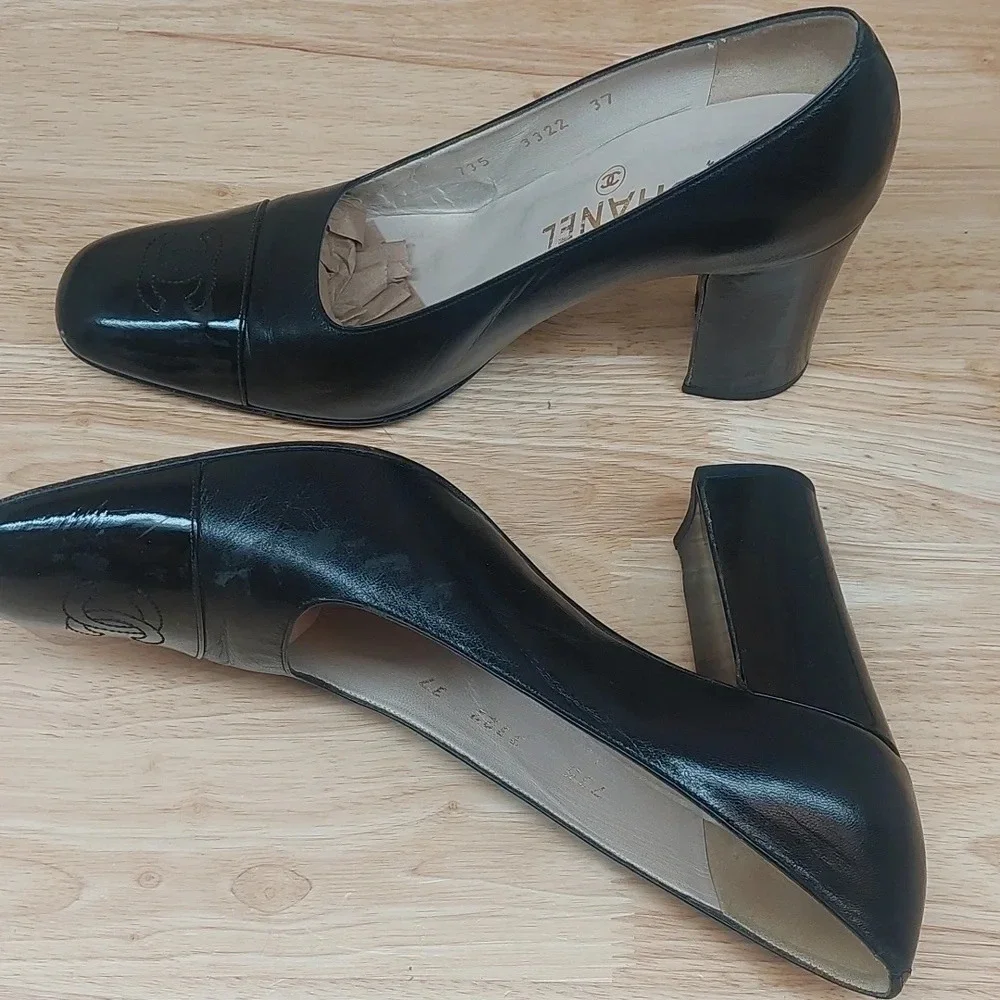 COCO CHANEL Black leather/patent Block heels CC logo EU 37 US 6.5-7 READ⬇️